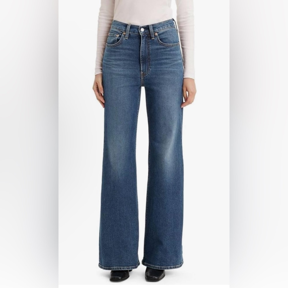 Levi's RIBCAGE BELL NWT - A New York Moment